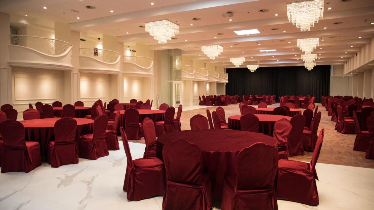 Arka Art Hotel Тирана Екстериор снимка The ballroom
