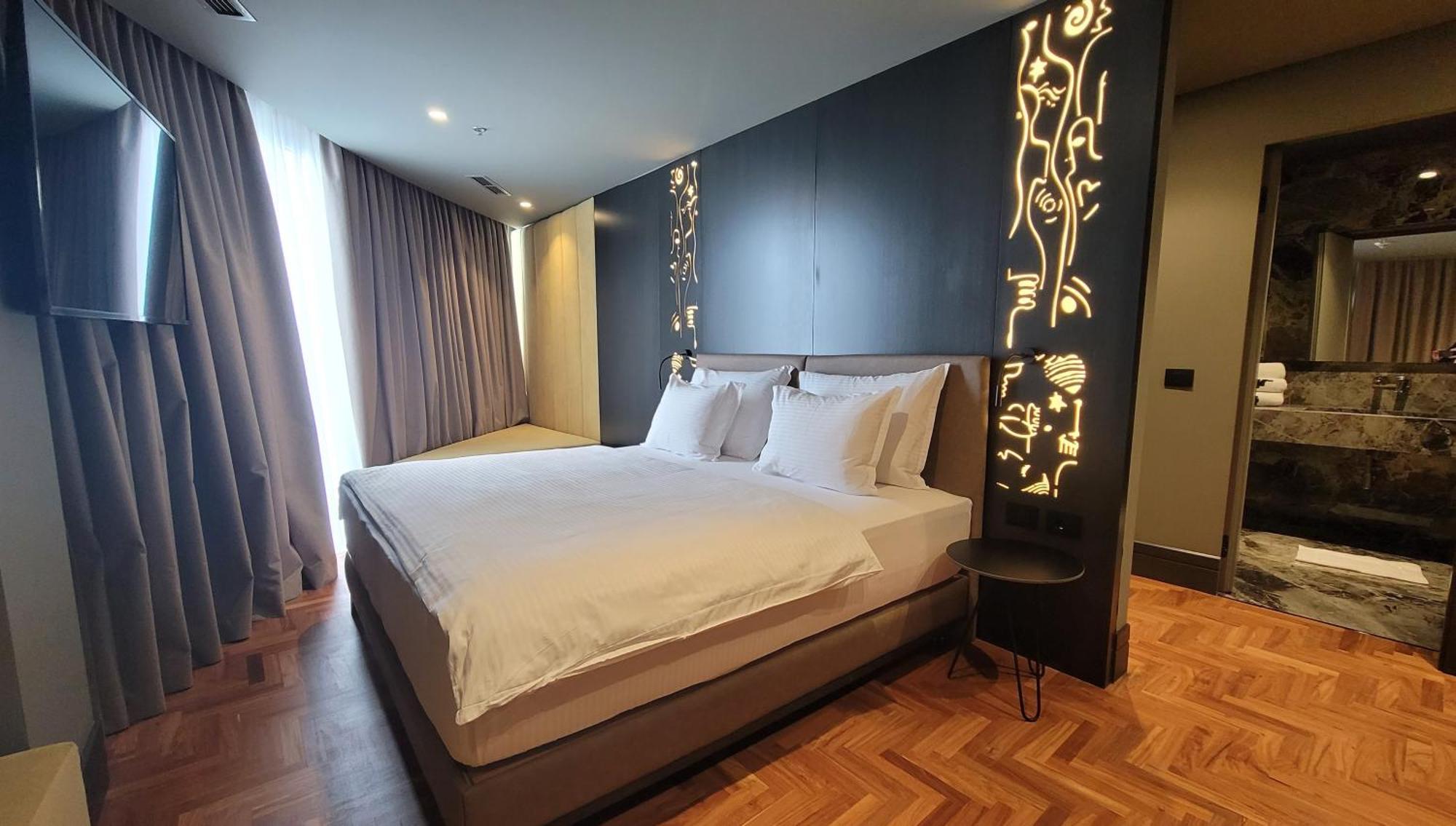 Arka Art Hotel Тирана Екстериор снимка A bedroom at the hotel