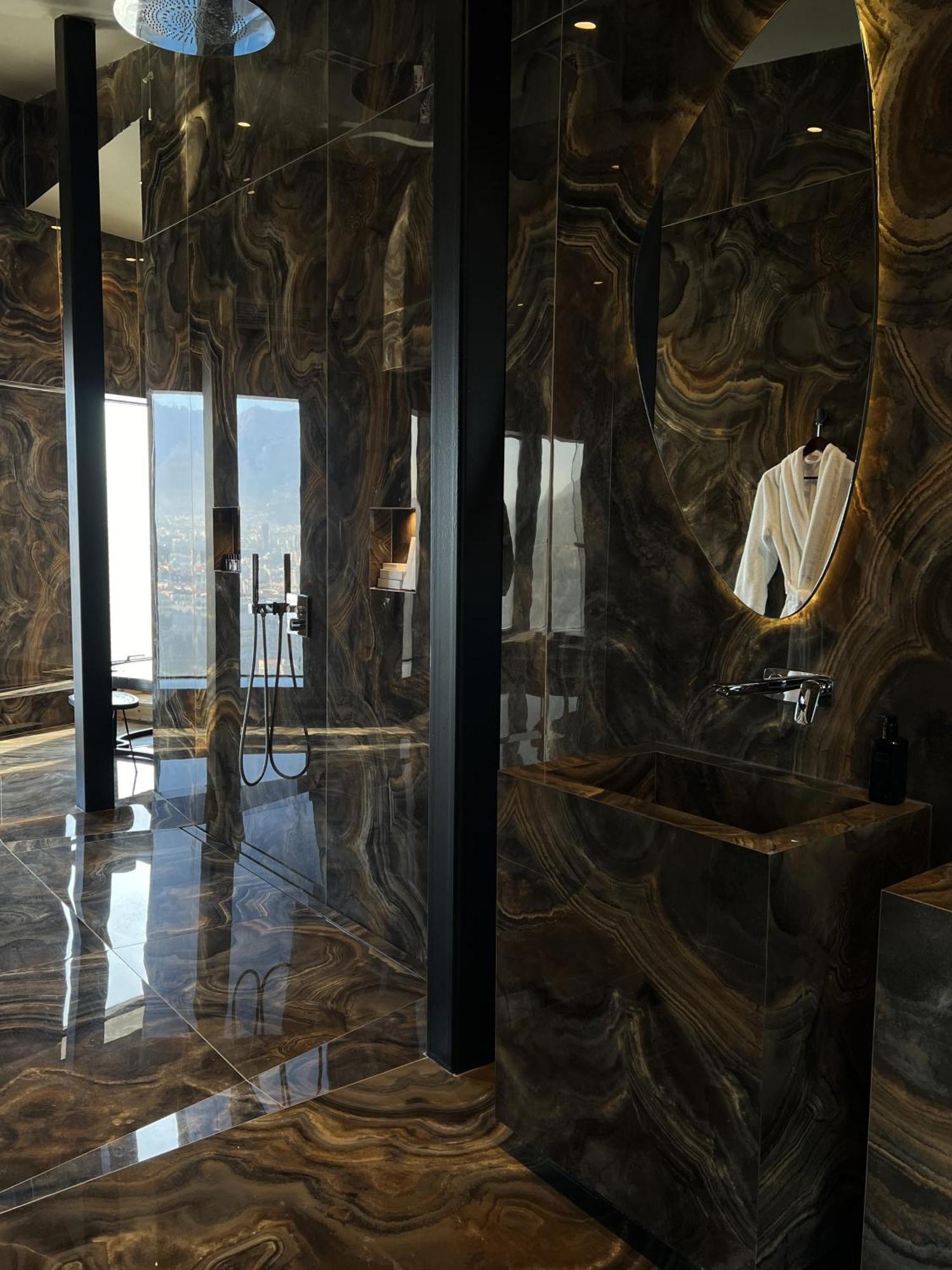 Arka Art Hotel Тирана Екстериор снимка Bathroom
