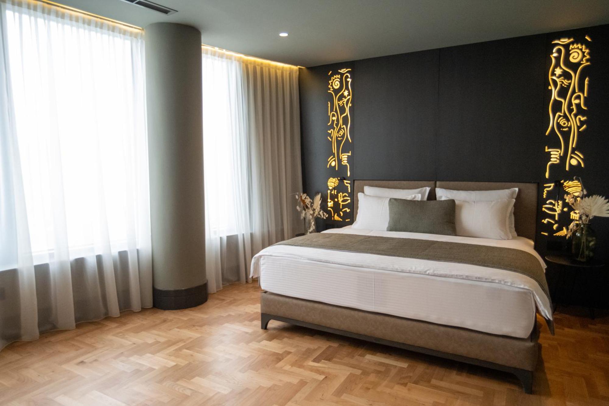 Arka Art Hotel Тирана Екстериор снимка A bedroom at the hotel