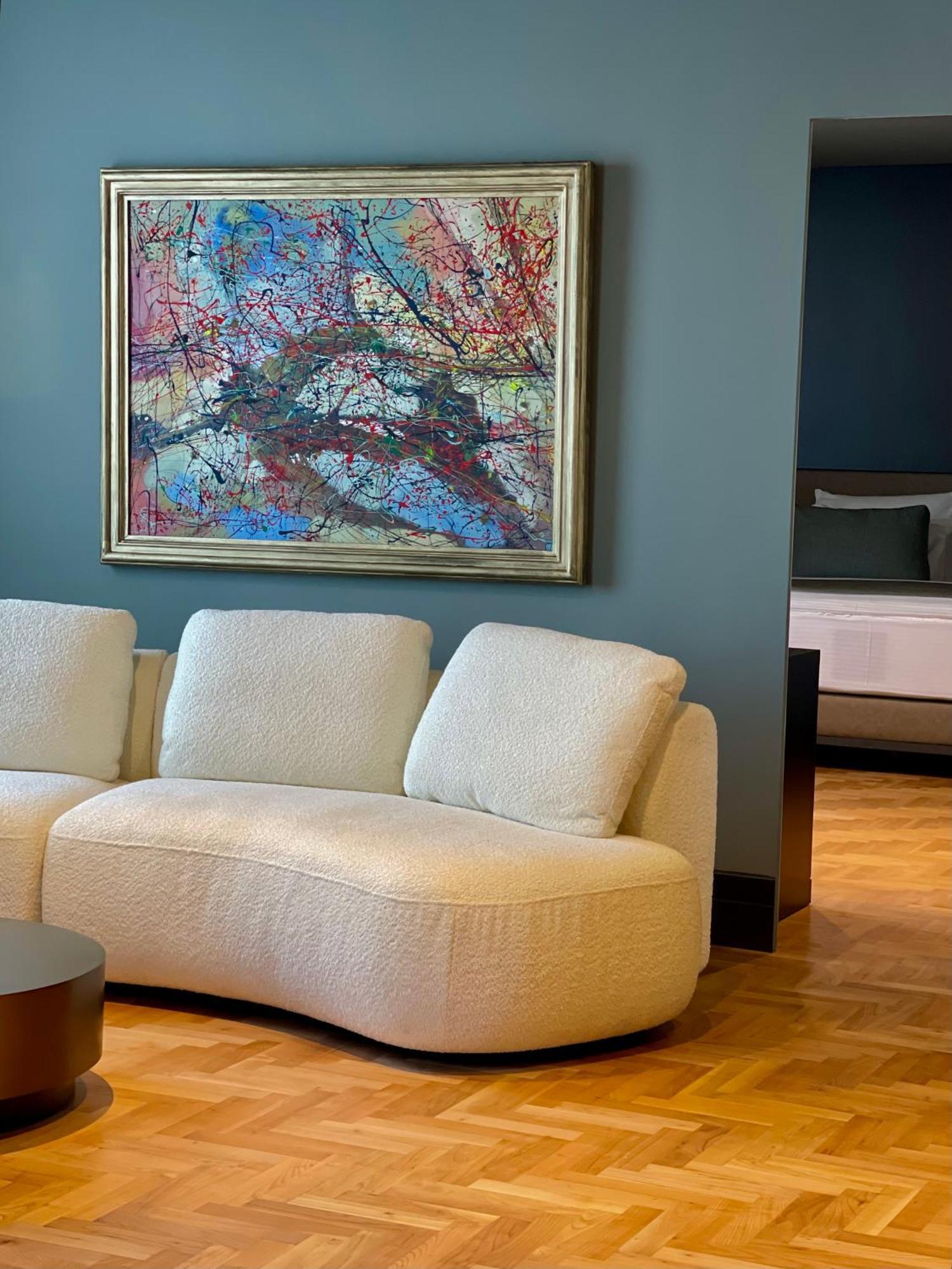 Arka Art Hotel Тирана Екстериор снимка A sofa